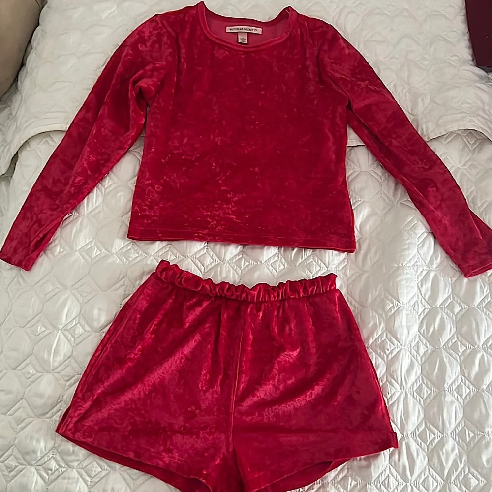 Victoria’s Secret - Red Velvet Feel Set (Top & Bottom Bundle) - Picture 1 of 5